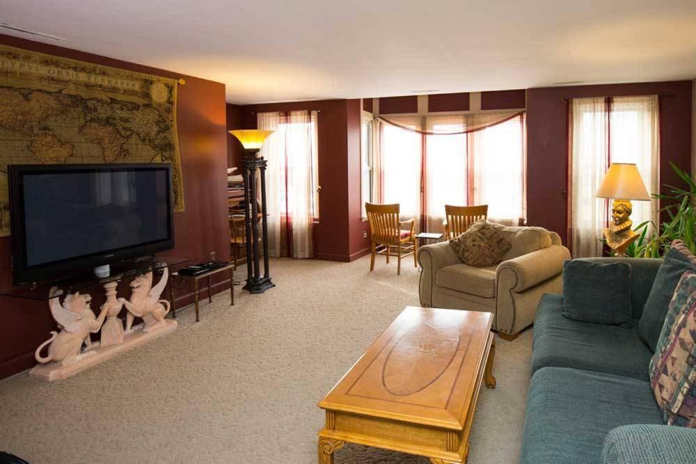 Dodici Night Suites Washington エクステリア 写真