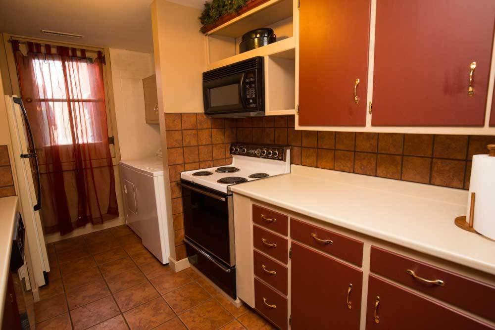 Dodici Night Suites Washington エクステリア 写真